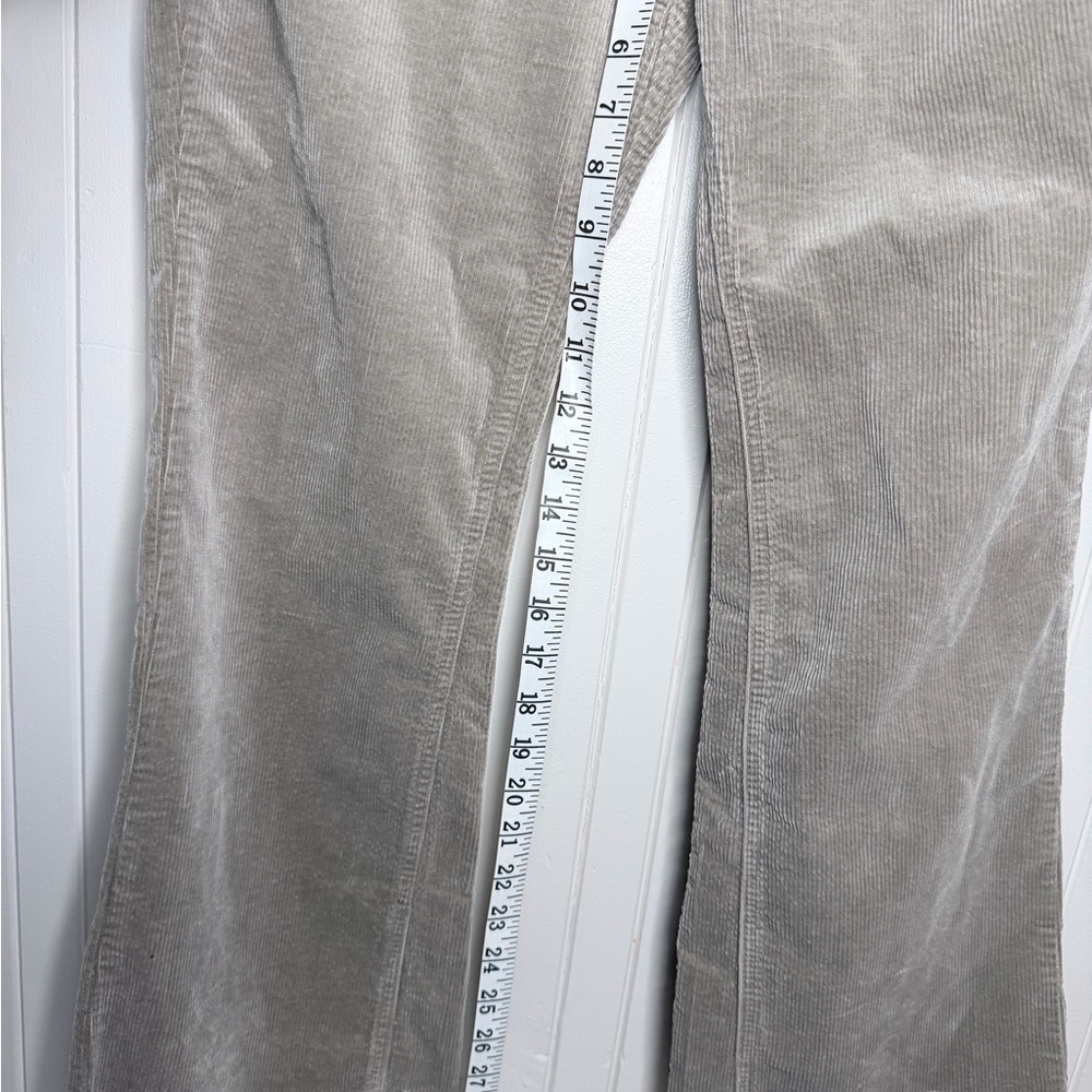 Kut from the Kloth Meg Corduroy
Meg Corduroy High Rise Wide Leg - Picture 9 of 10